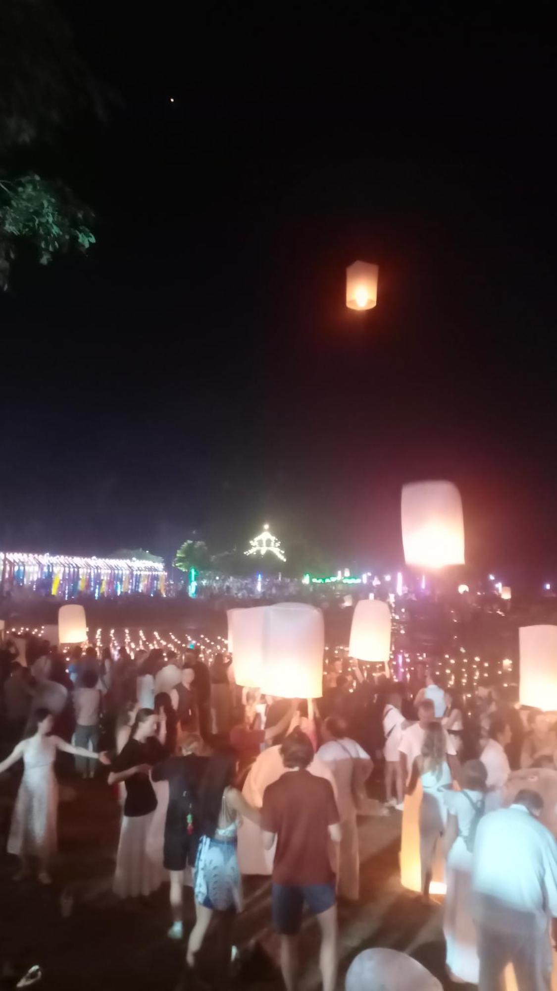 Three Moon Doi Saket Exterior foto