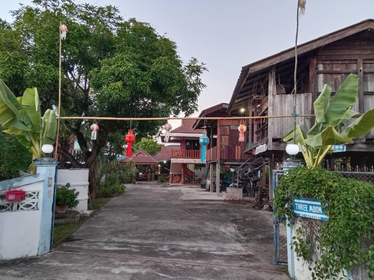 Three Moon Doi Saket Exterior foto